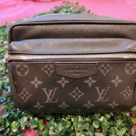 Louis Vuitton Bum Bag / Sac Ceinture - Picture 13 of 15